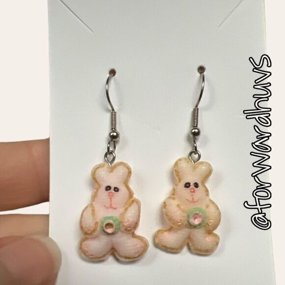 Whimsical Easter Bunny Vintage Dangle Earrings - Picture 7 of 8